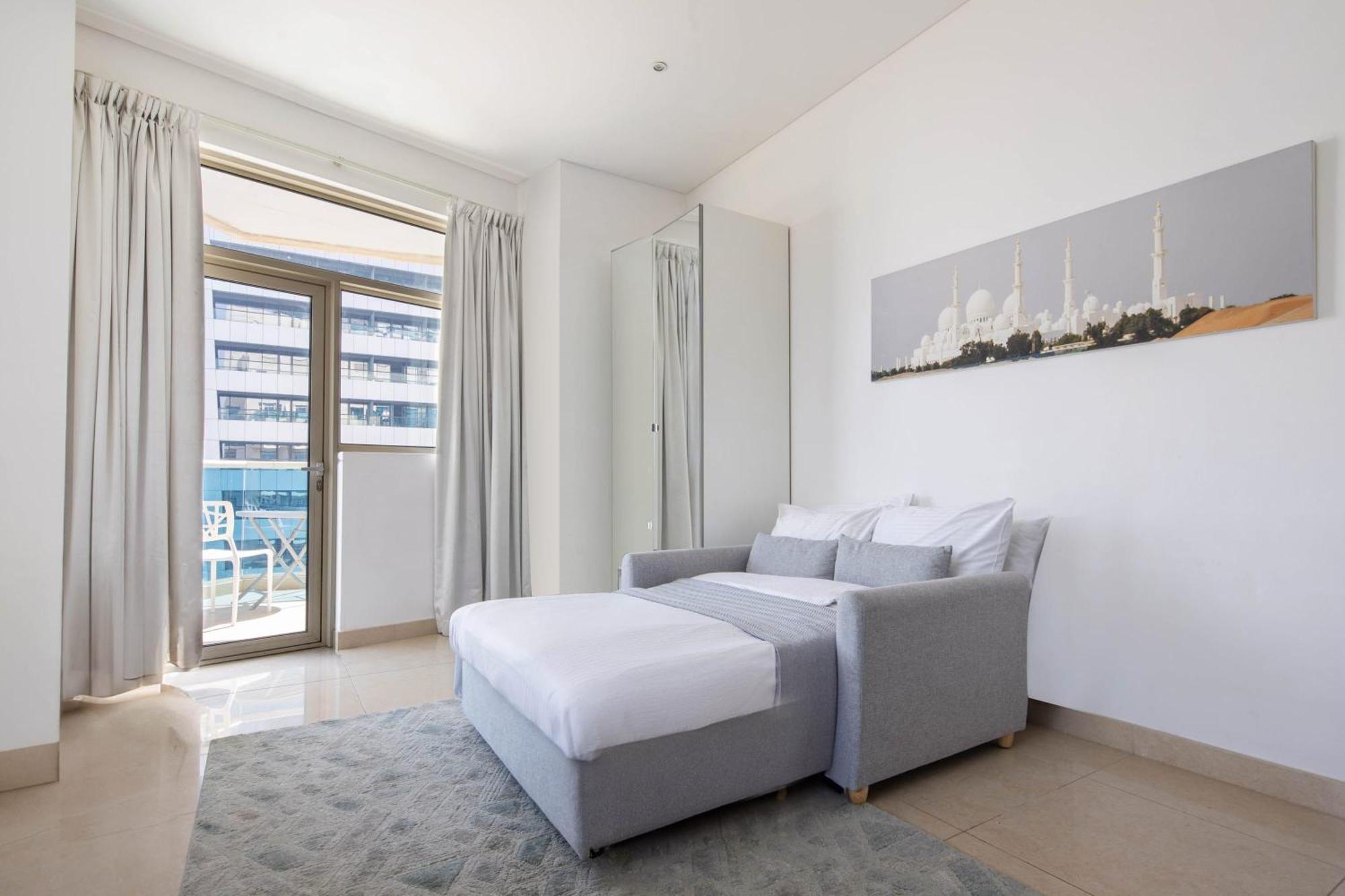 Frank Porter - Yach Bay Dubai